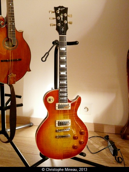 Les Paul Octave Baritone Electric mandolin