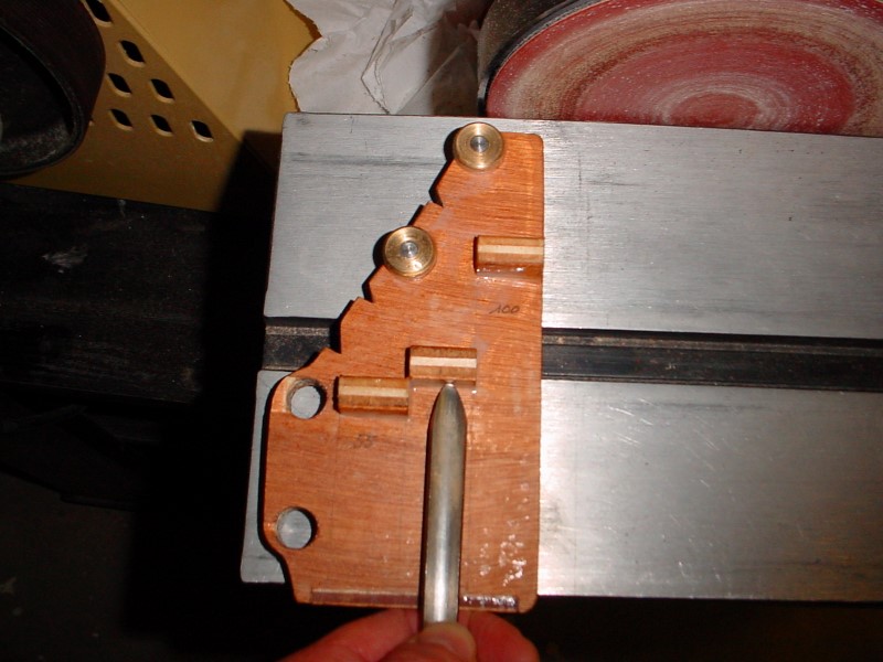 Sharpening template guide for wet grinder