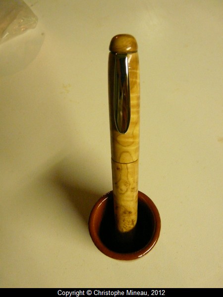 Fountain pen from curly olive wood. Kitless also.