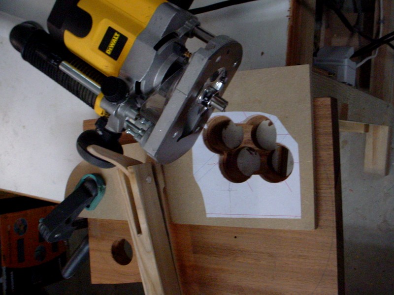 Prcise contour with the router, using a tamplate