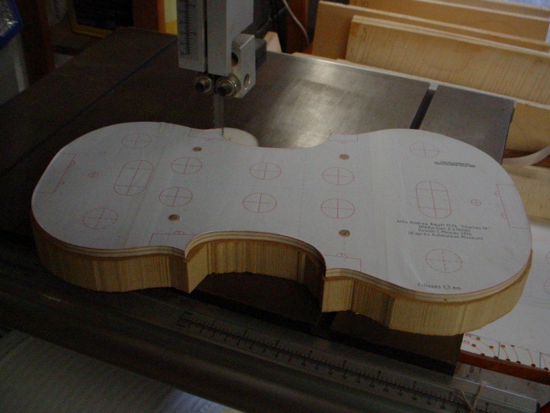 After the counter mold  has been shaped, it is used as a template for rough cutting the 30 mm  MDF main mold piece.