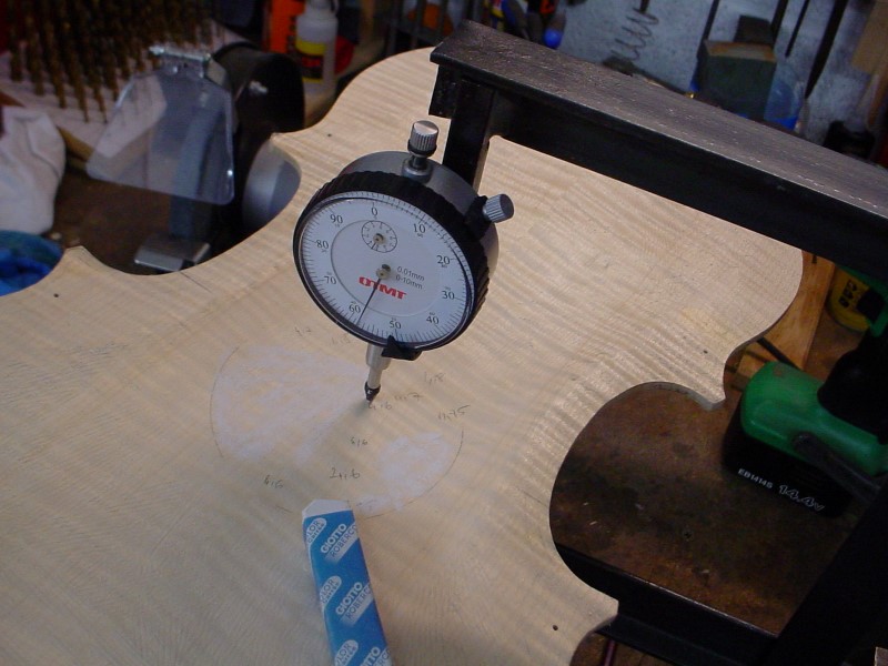 The final measurement is reached with a scraper. Finished areas are marked with shalk.