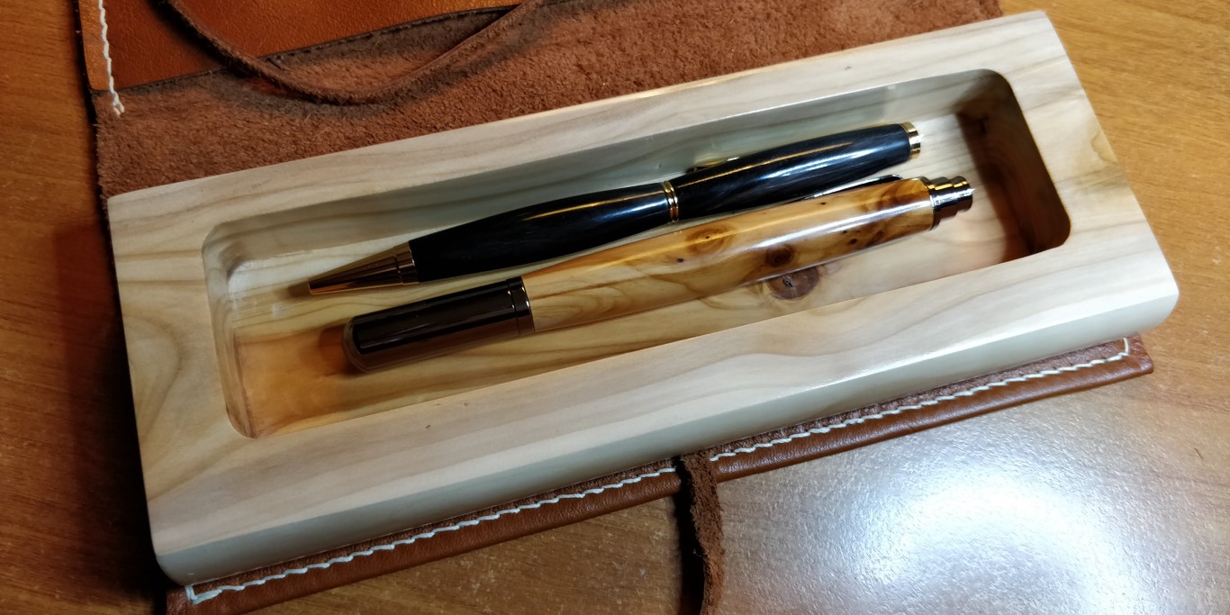 With the two pens, part of this birthday gift.