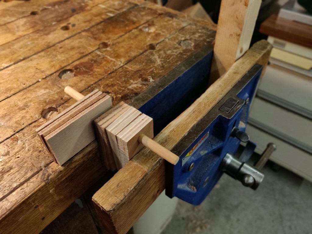 The peg keeps the spacer in place even if the vise is opened.