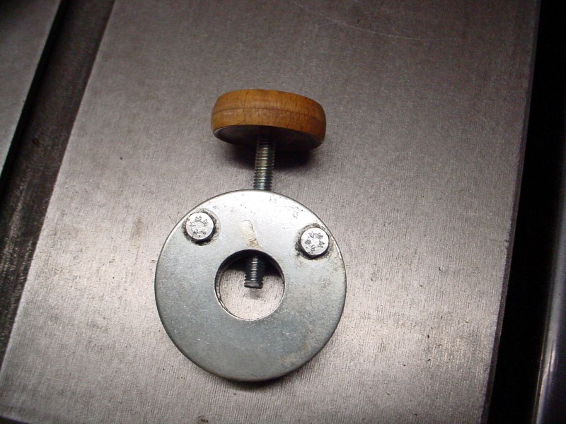 Straight gouge sharpening jig - metal version - HomemadeTools.net